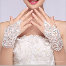 Guantes de novia de moda de la boda